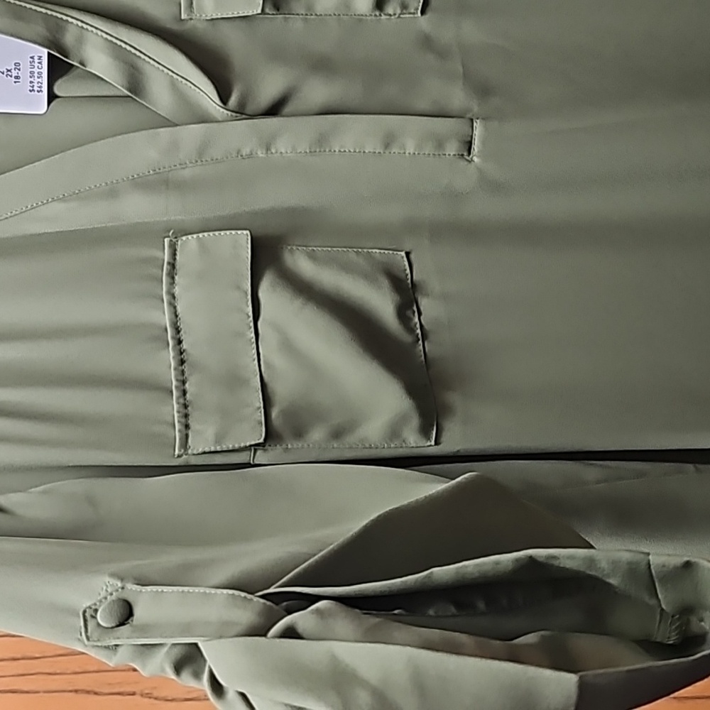 TORRID Olive Green Women's Top - Picture 2 of 5